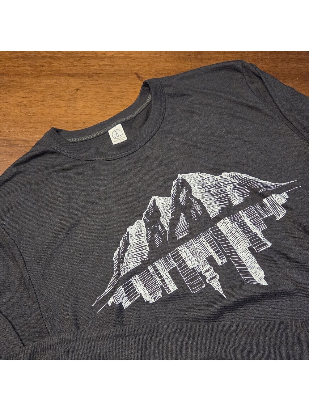 Alternative Apparel Maroon Bell Outdoor Graphic Shirt Mens Small S Charcoal Long